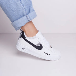 NIKE AIR FORCE F1 - PREMIUM