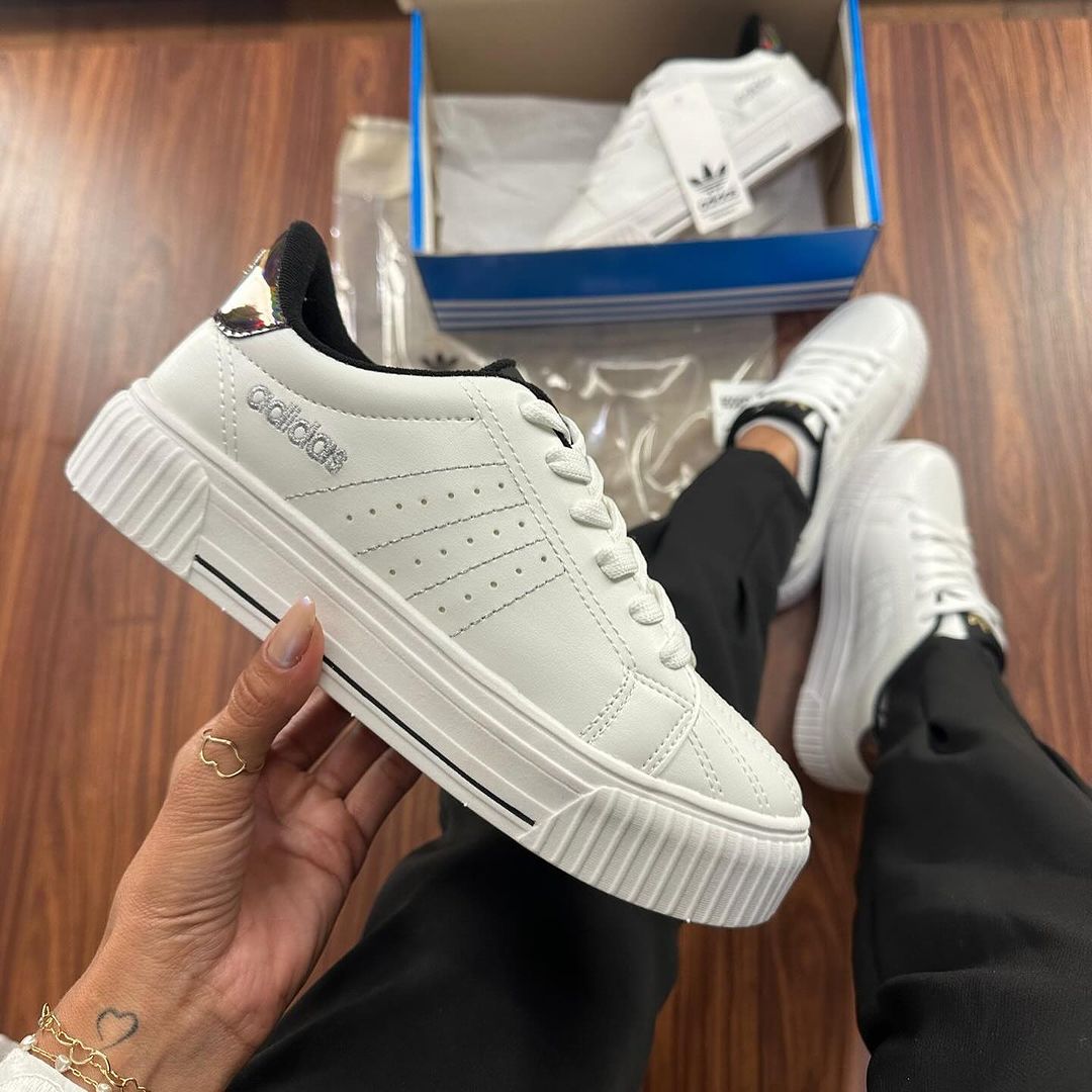 Tênis Adidas - Premium