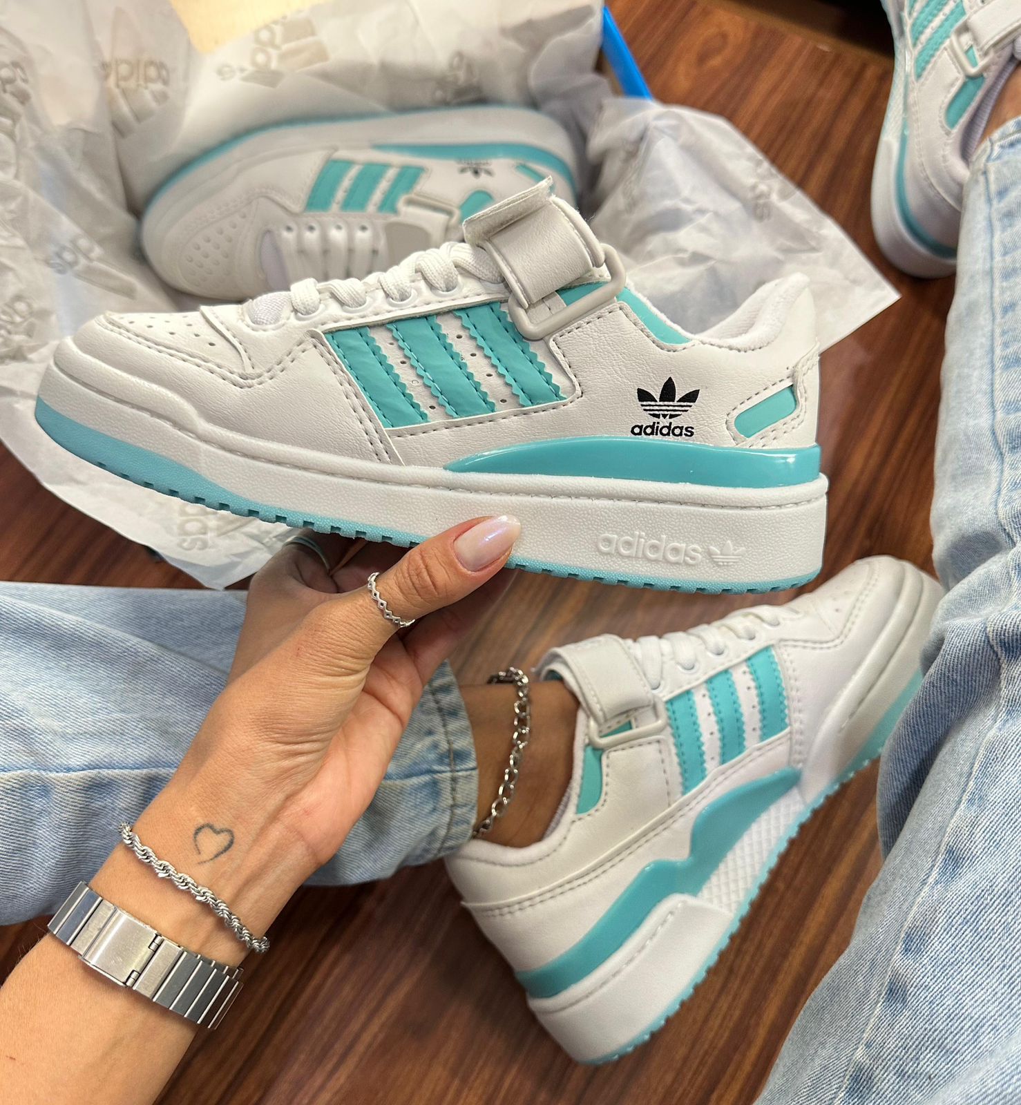 Tênis Adidas Fórum + velcro (Premium)